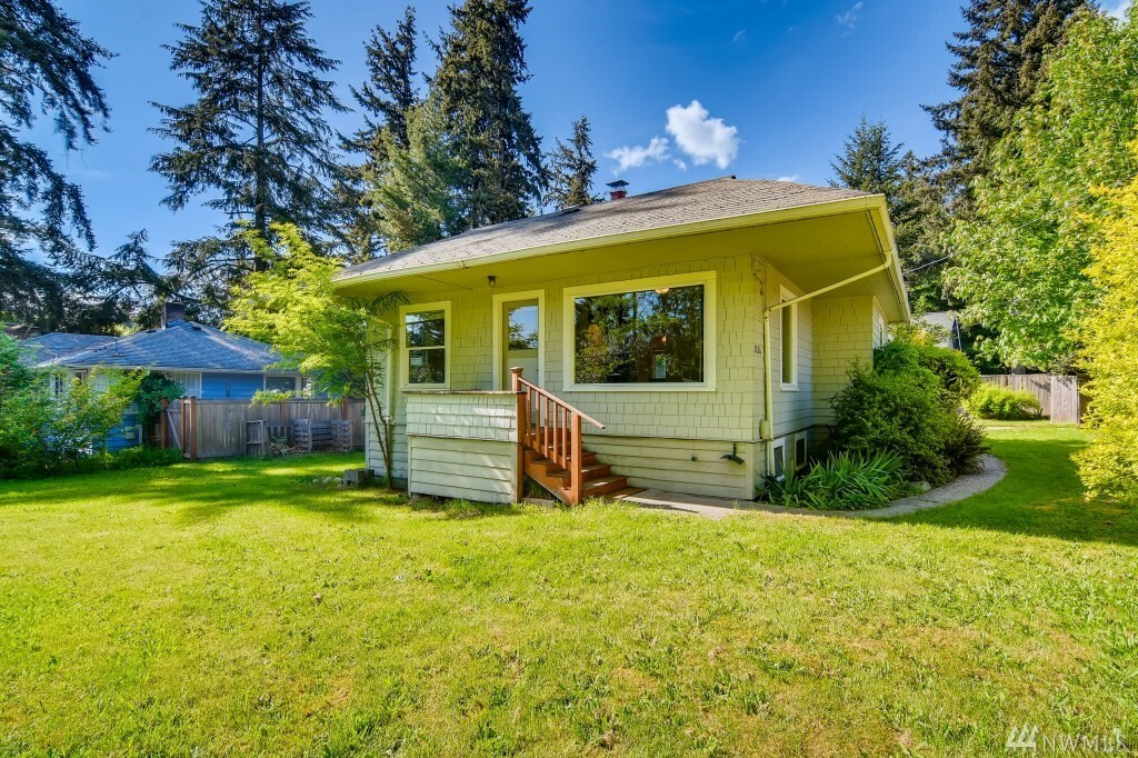 Property Photo:  2826 NE 137th St  WA 98125 