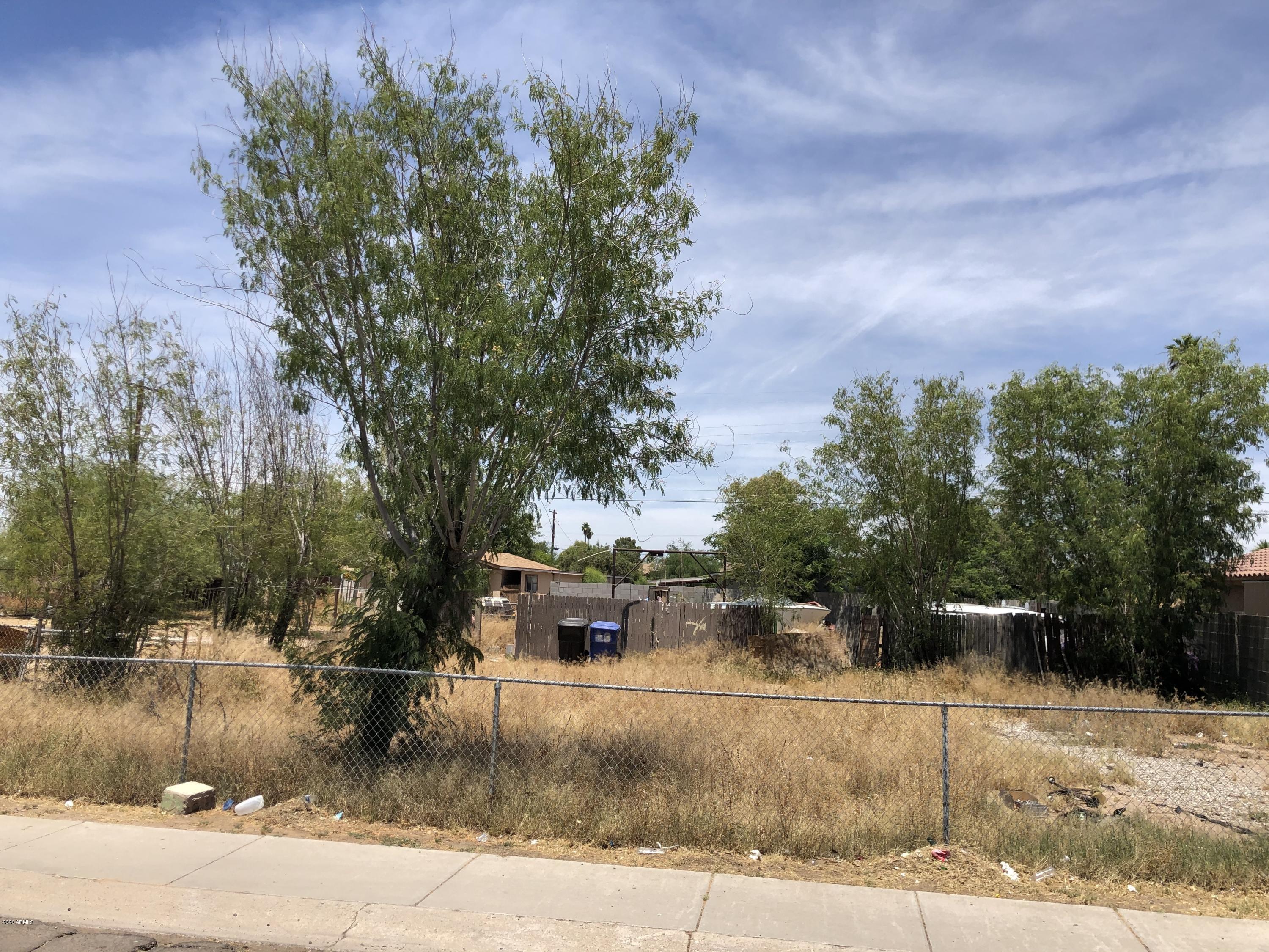 Property Photo: 11140 W Mohave Street 9 AZ 85323