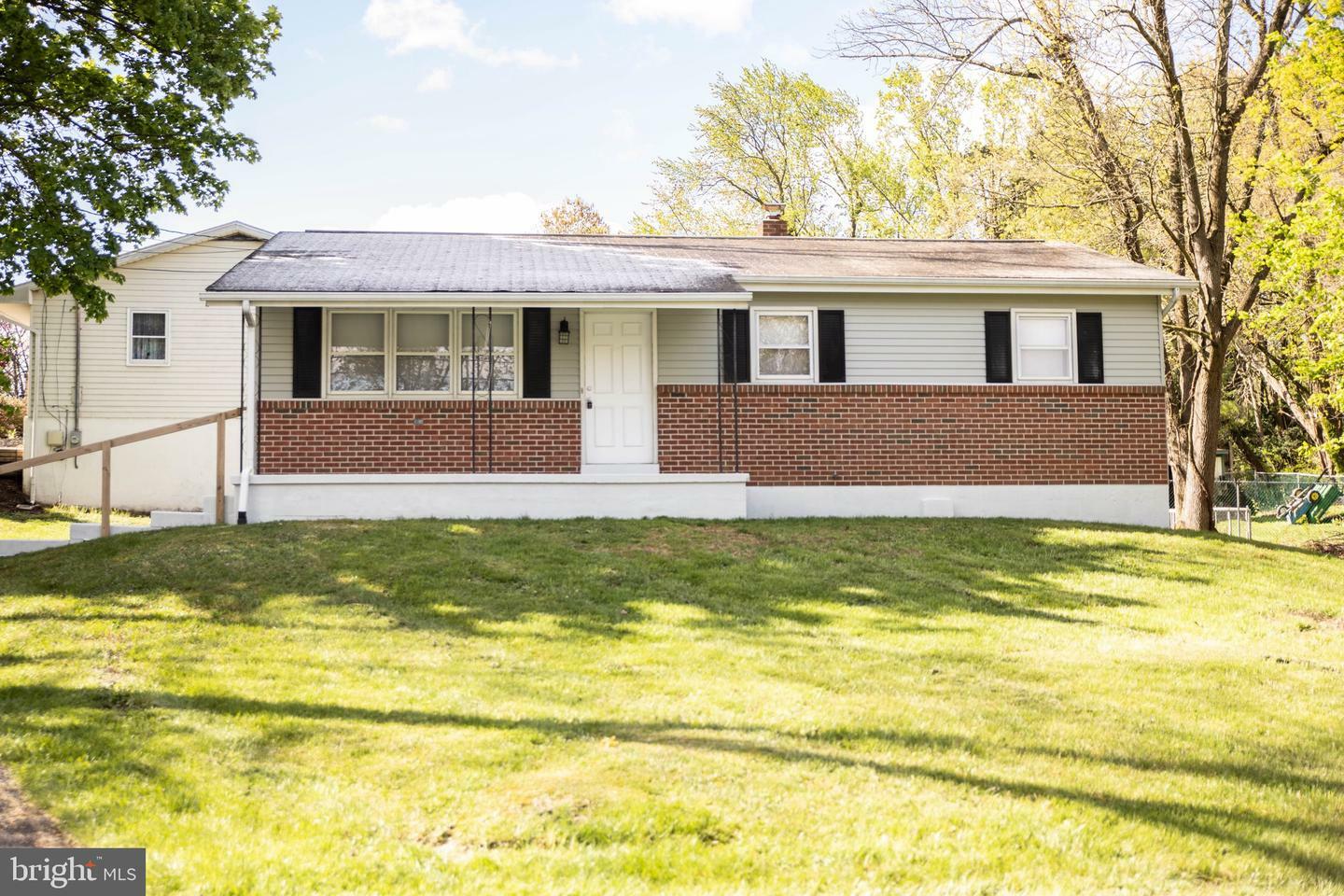 Property Photo: 6327 Catherine Street PA 17112