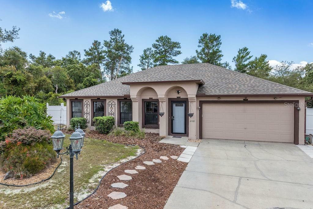 Property Photo:  2100 Glenlock Drive  FL 32725 