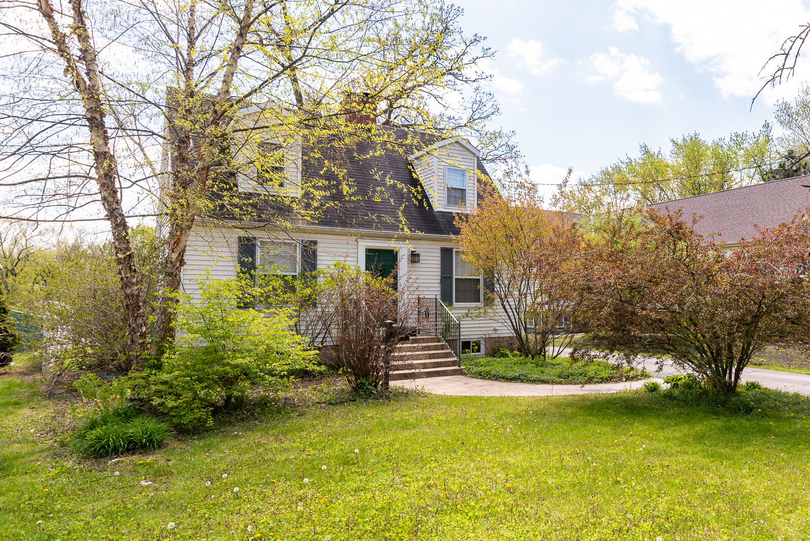 Property Photo:  27W625 Beecher Avenue  IL 60190 