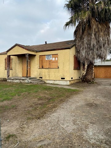 Property Photo:  817 W 131st Street  CA 90222 