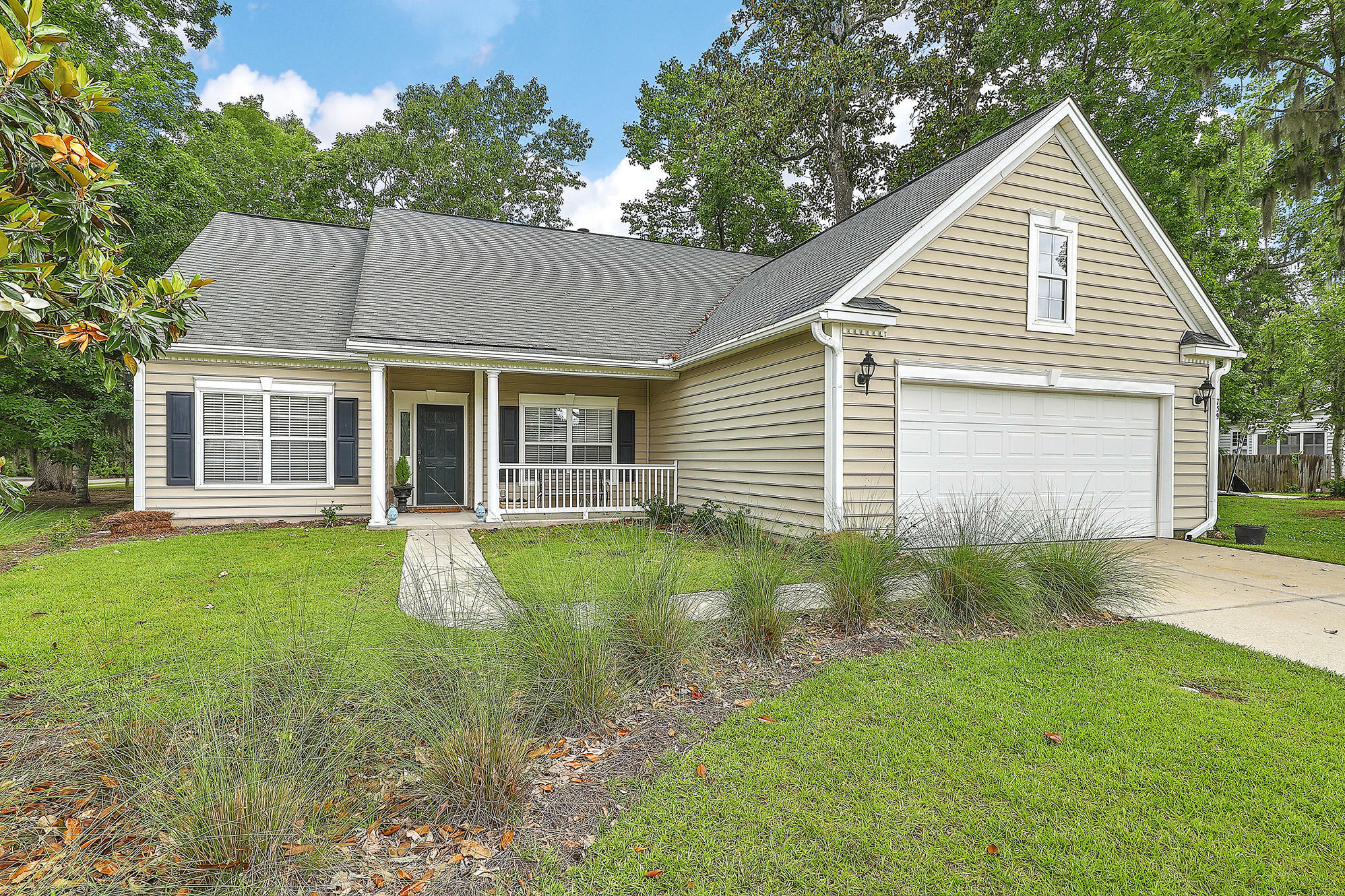 Property Photo: 759 Bent Hickory Road SC 29414
