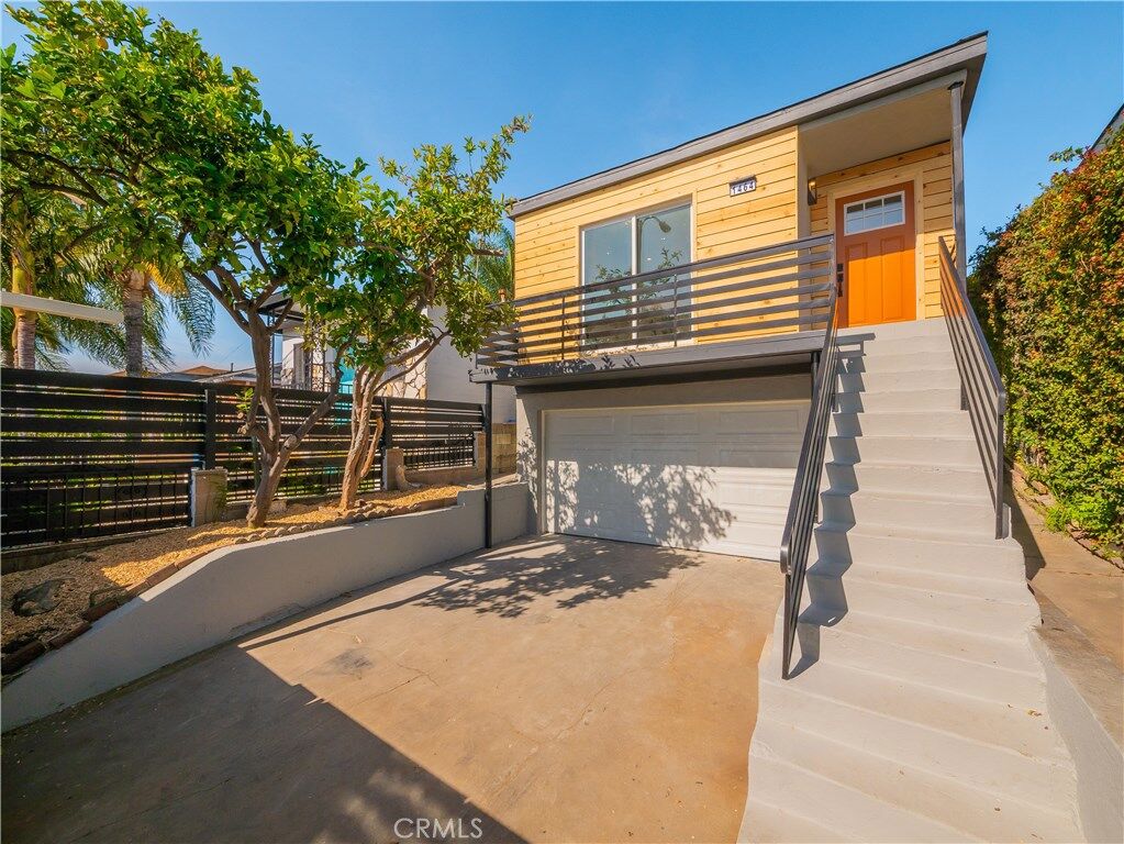 Property Photo: 1464 N Eastern Avenue CA 90063