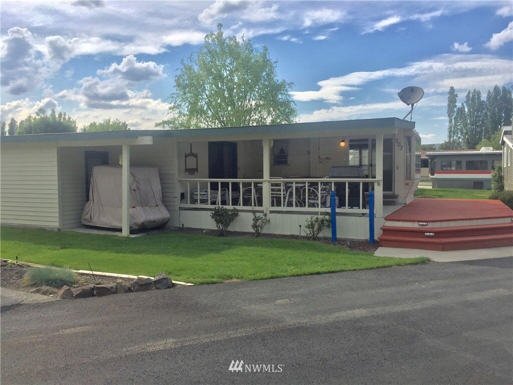 Property Photo: 8818 Crescent Bar Road NW 203 WA 98848