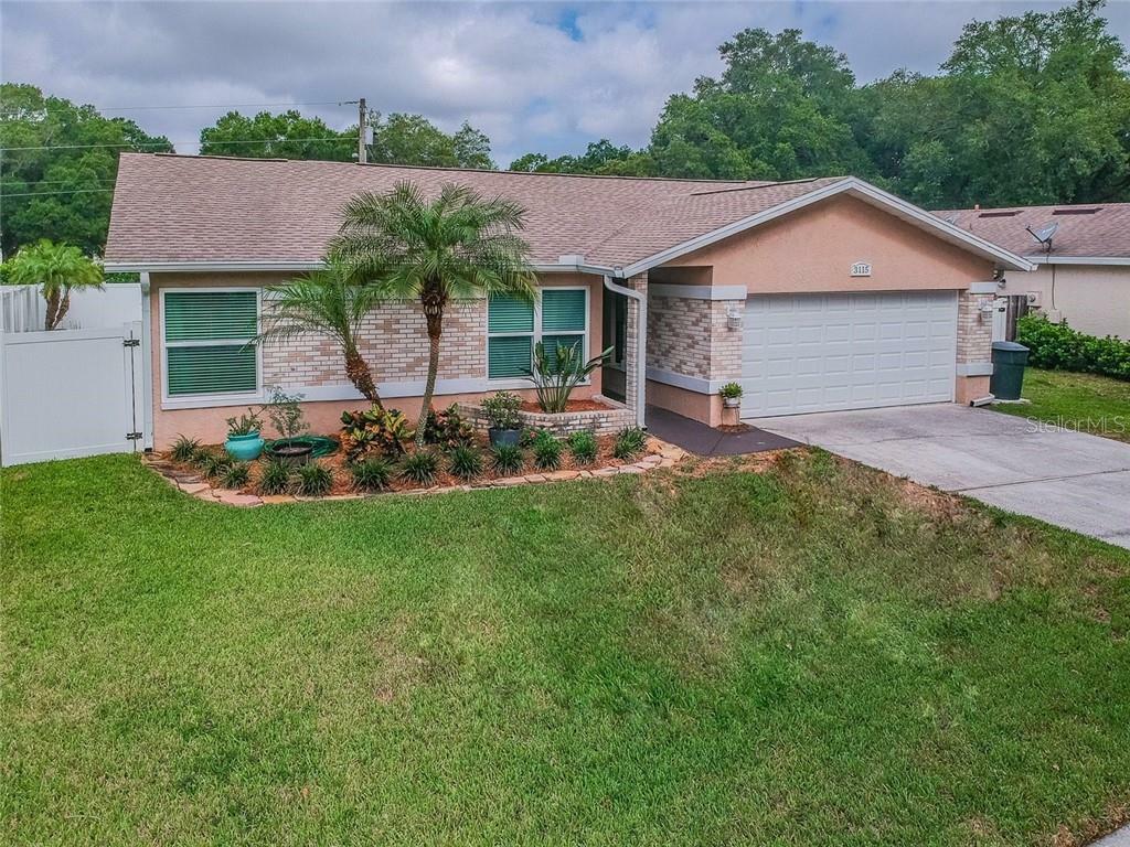 Property Photo:  3115 Coventry Lane  FL 34695 