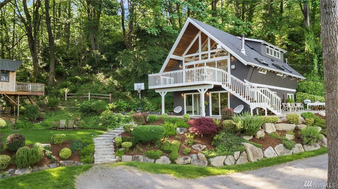 Property Photo:  12933  94 Avenue NE  WA 98034 