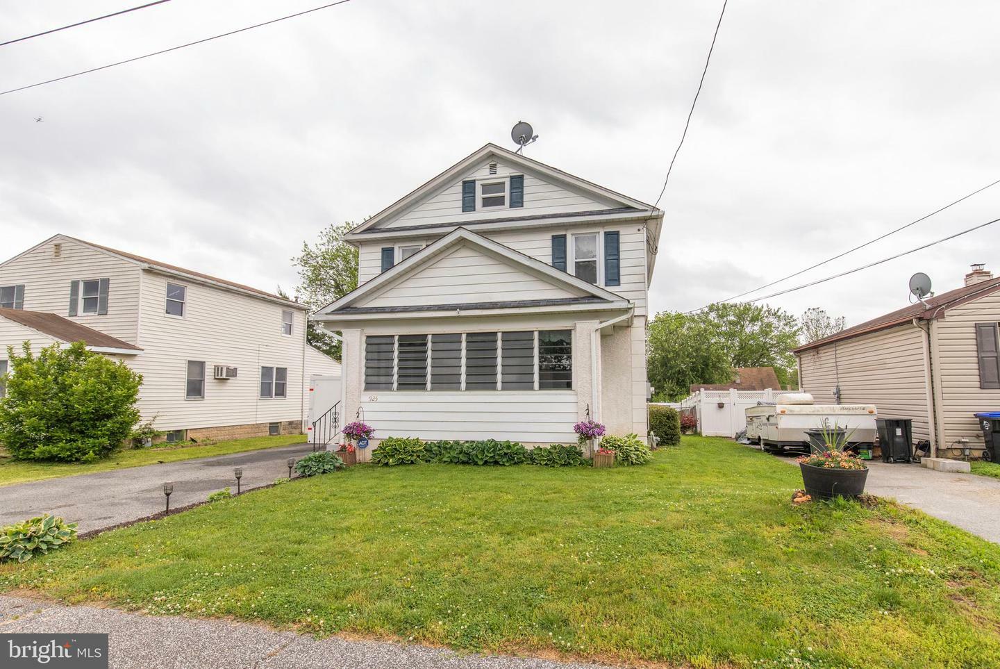 Property Photo:  925 Galbraith Avenue  PA 19061 