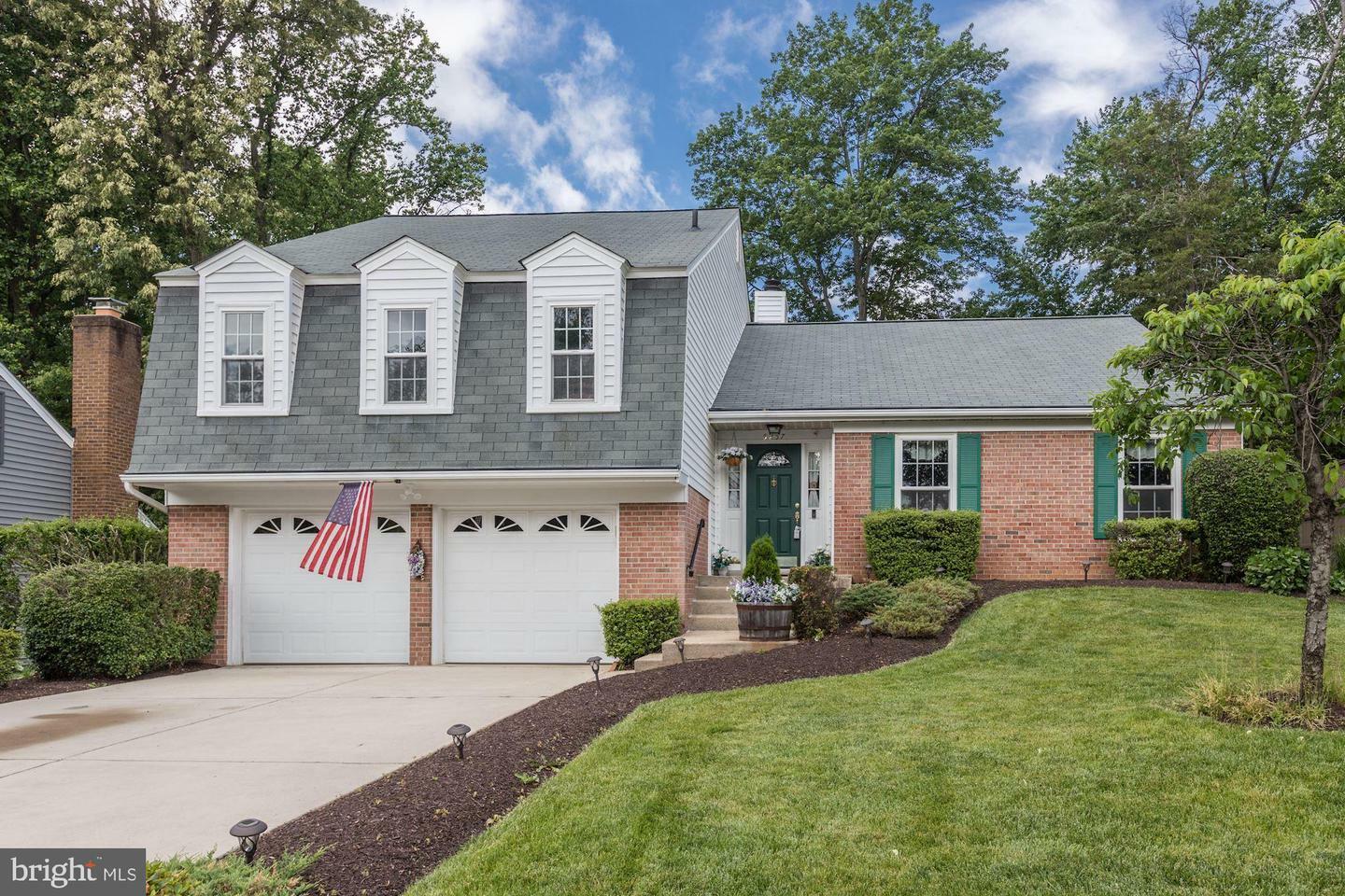 Property Photo:  5257 Queens Wood Drive  VA 22015 