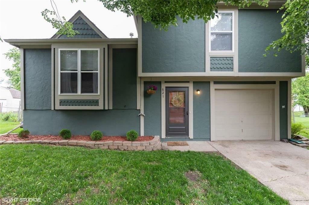 Property Photo:  621 N Cedar Street  KS 66030 