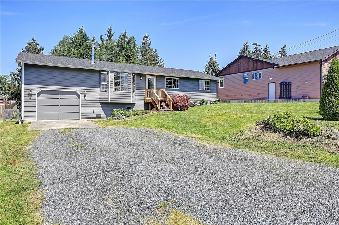 Property Photo:  311 Dunbar Lane  WA 98282 