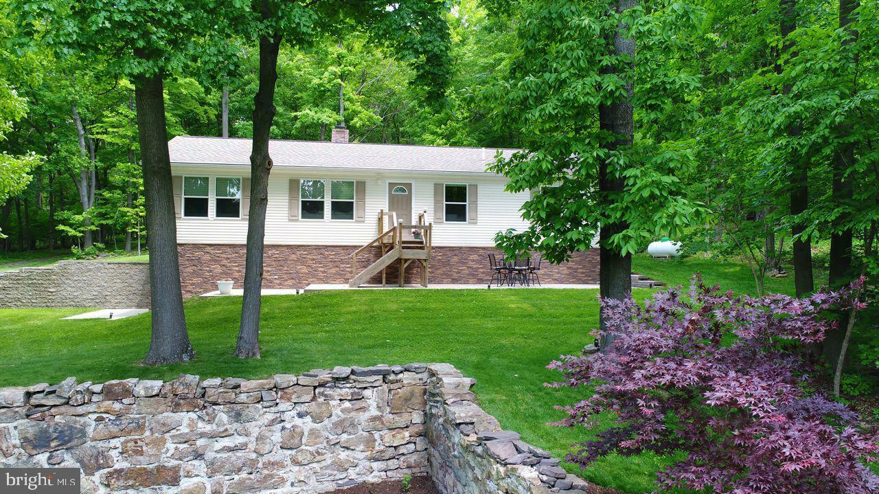 Property Photo:  2501 Robinson Road  PA 17006 