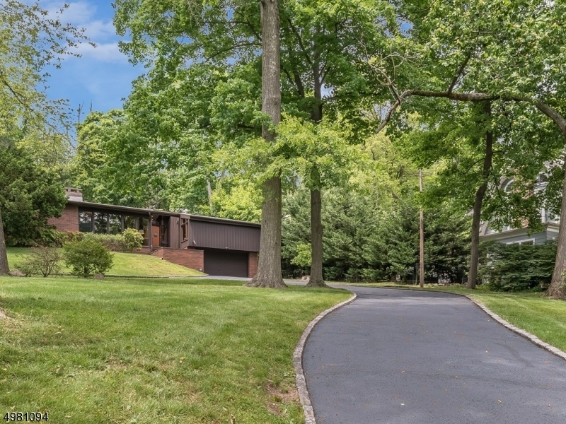 293 Wyoming Ave  Maplewood Twp. NJ 07040 photo