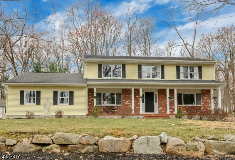 Property Photo:  9 Deer Run  NJ 07871 