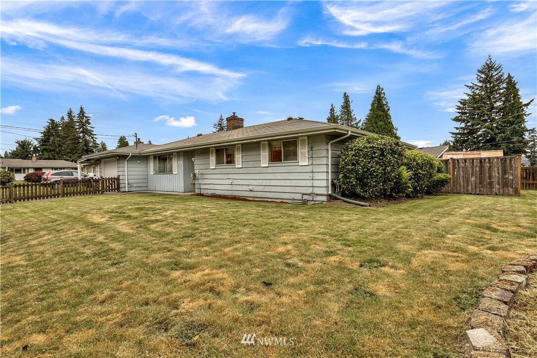 Property Photo:  805 26th Place SE  WA 98002 