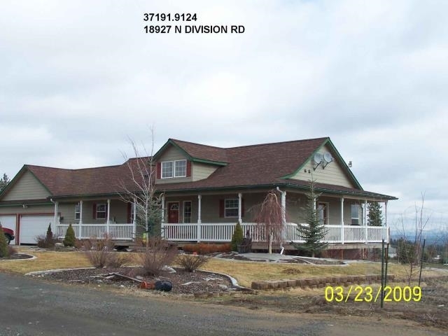 Property Photo:  18927 N Division Rd  WA 99005-9199 