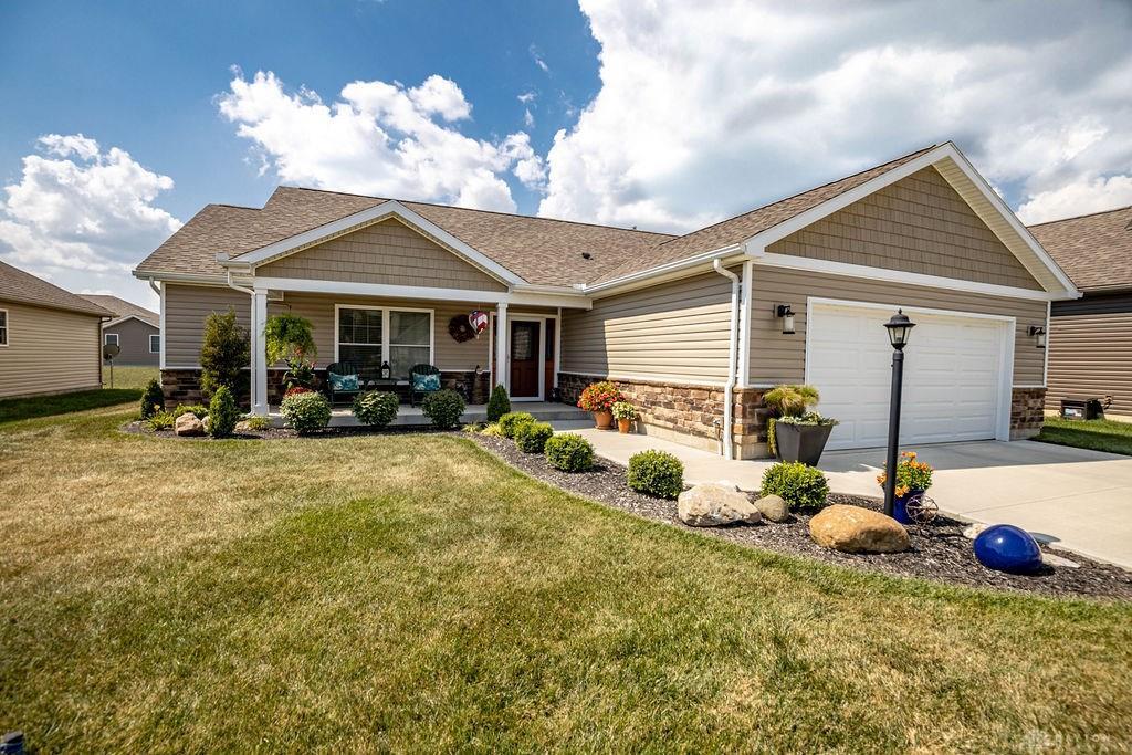 Property Photo: 1132 Pond View Drive OH 45373