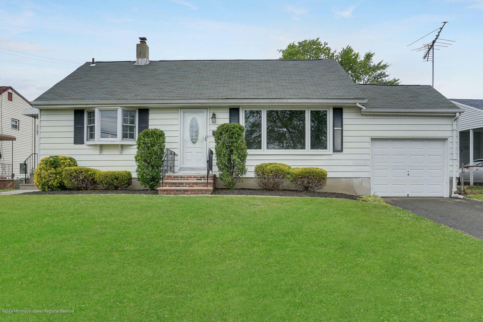 Property Photo:  9 Parkview Drive  NJ 07730 