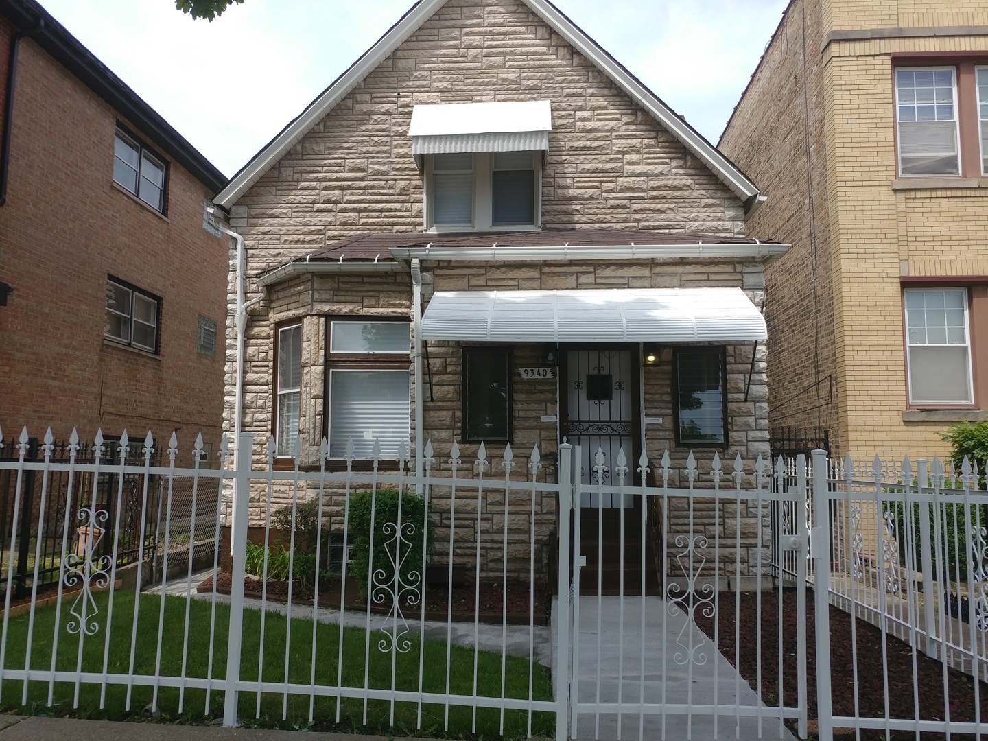 Property Photo:  9340 South Calumet Avenue  IL 60619 