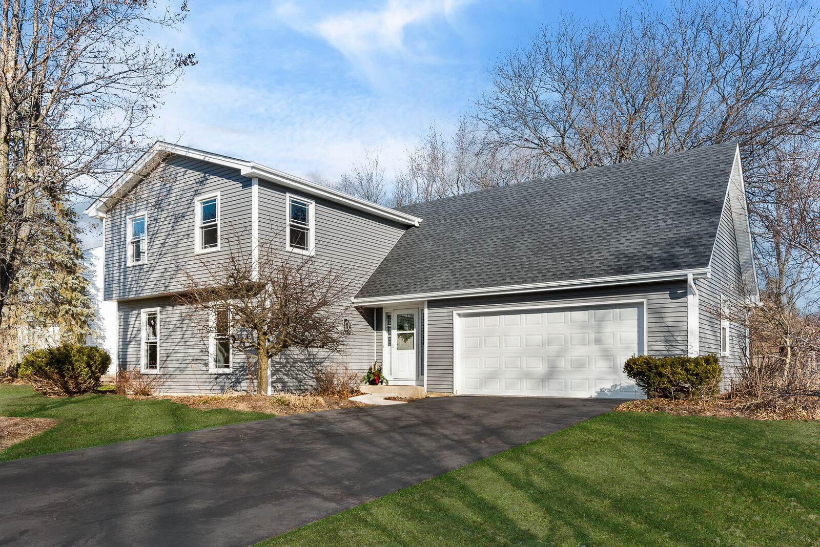 Property Photo:  