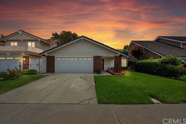 Property Photo:  14146 Saarinen Court  CA 92606 