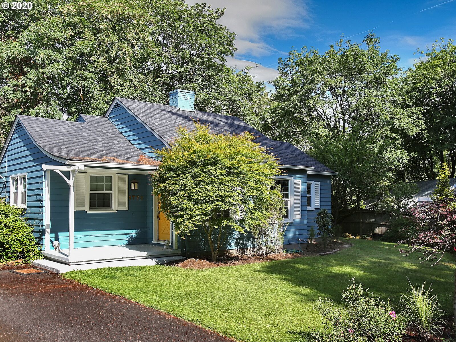 Property Photo:  1778 Fern Pl  OR 97034 