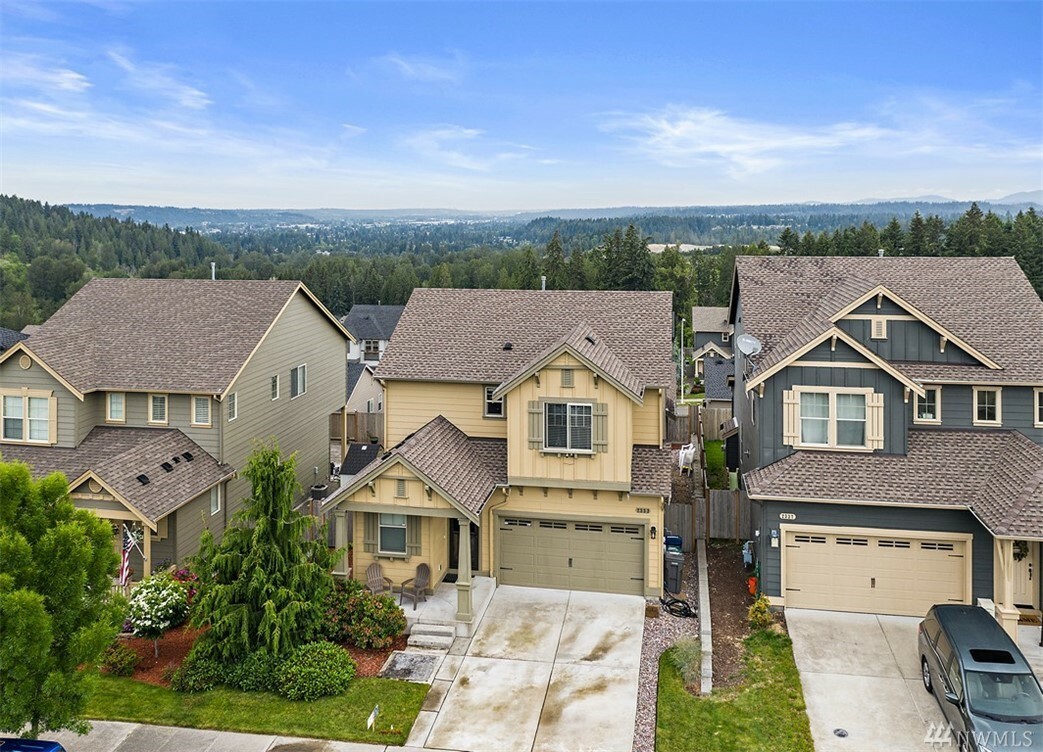 Property Photo: 2333 54th St SE WA 98092