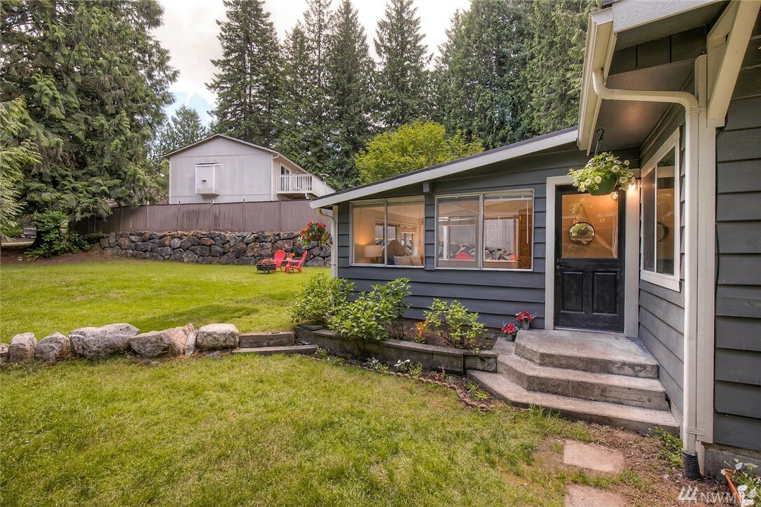 Property Photo:  3525 278th Place NE  WA 98053 