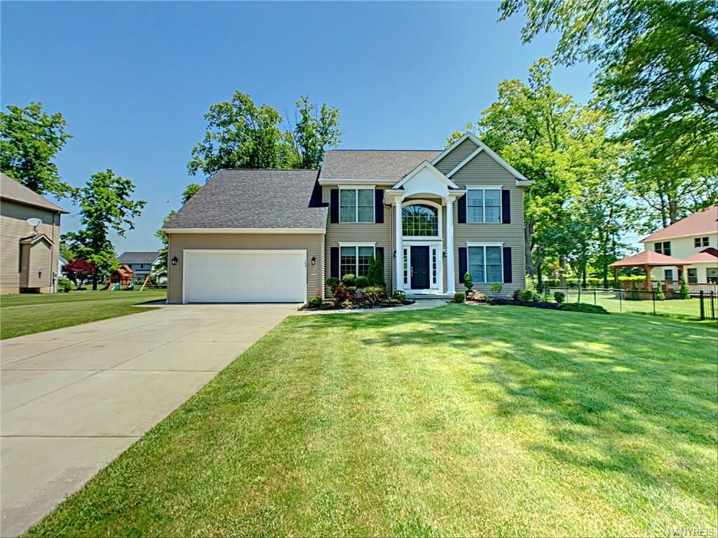 Property Photo:  143 Hazelwood Lane  NY 14072 