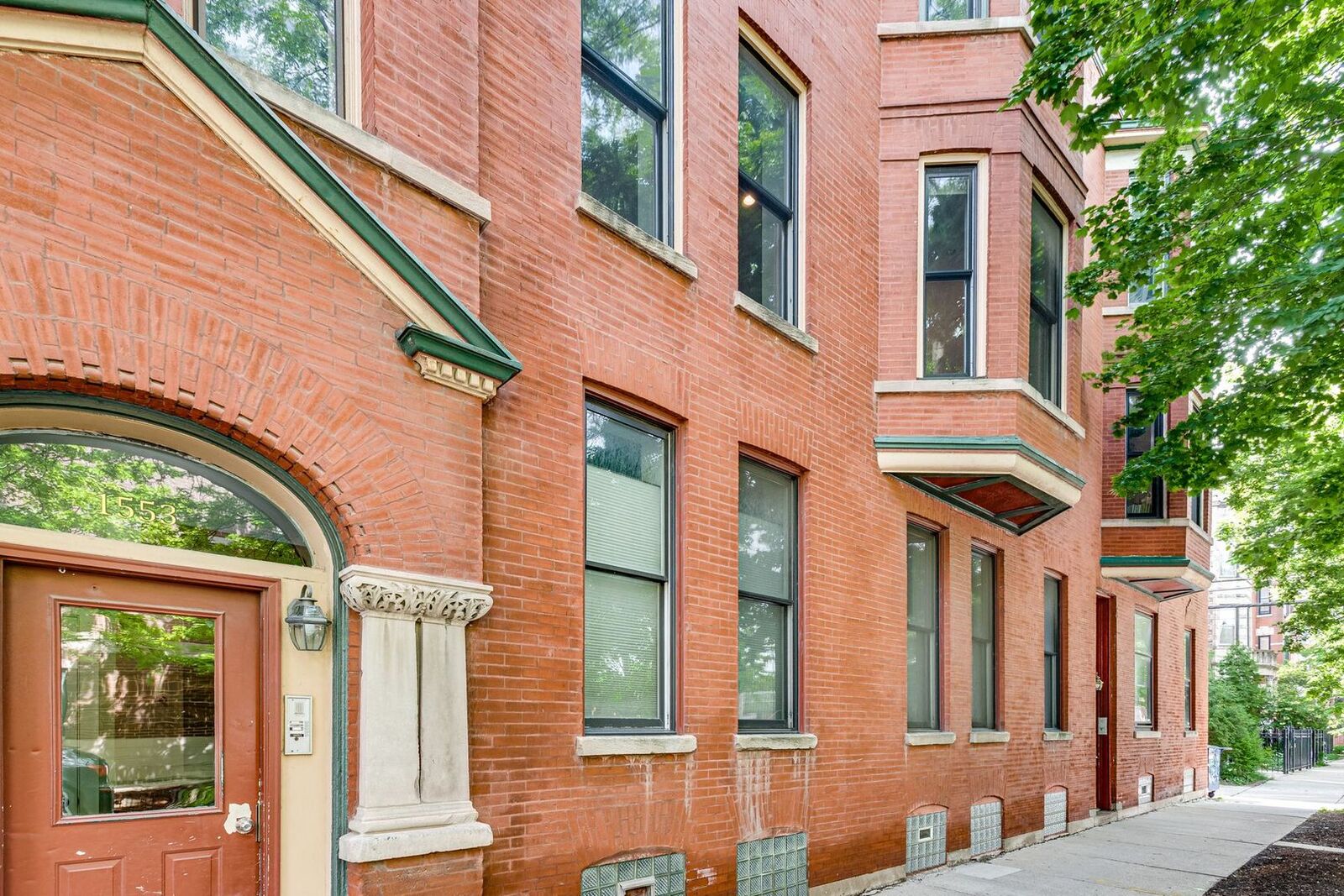 Property Photo: 1549 North Bell Avenue 2R IL 60622