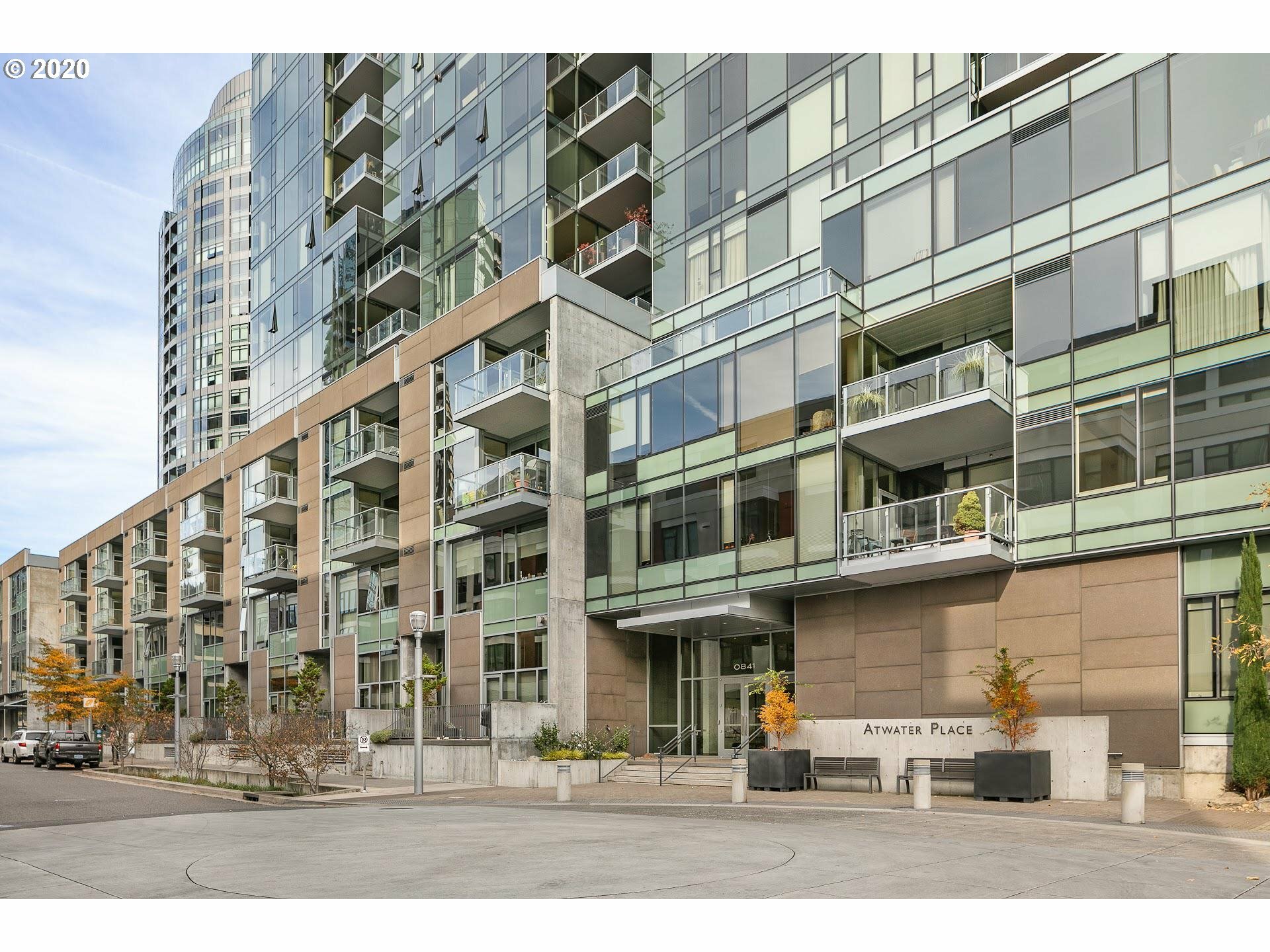 Property Photo: 841 S Gaines St 335 OR 97239