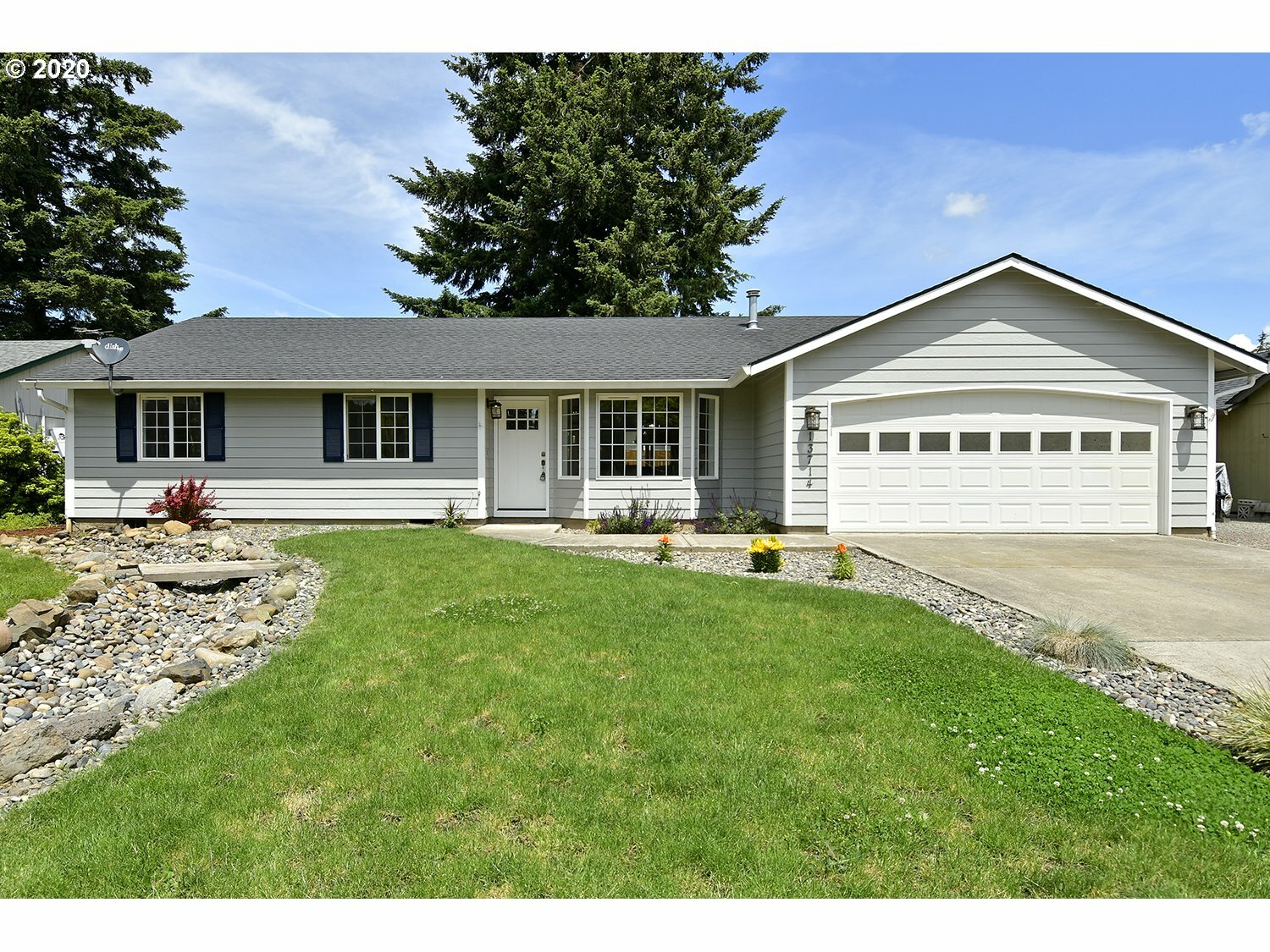 Property Photo:  13714 NE 83rd Cir  WA 98682 