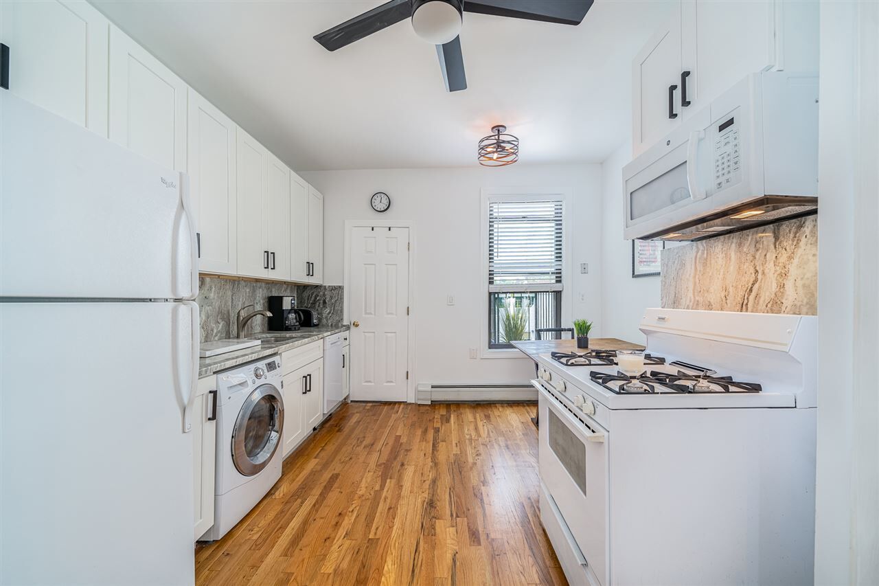 Property Photo: 214 Jefferson St 4N NJ 07030-1110