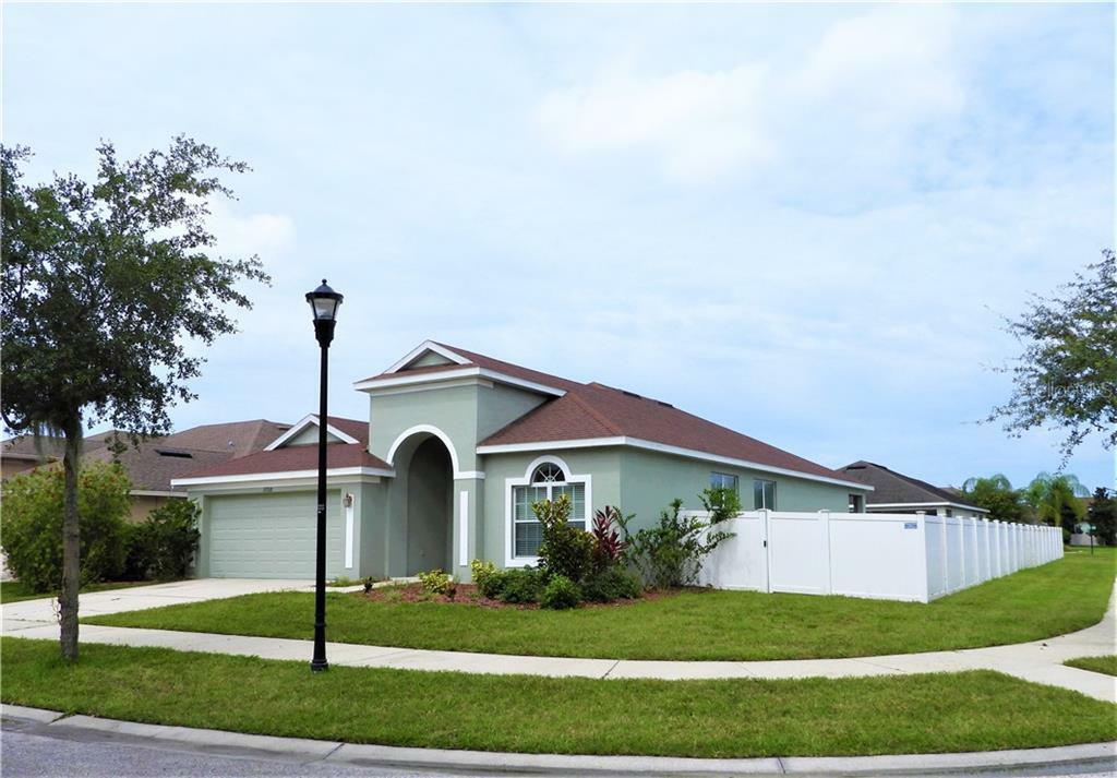 Property Photo:  10918 Rockledge View Drive  FL 33579 