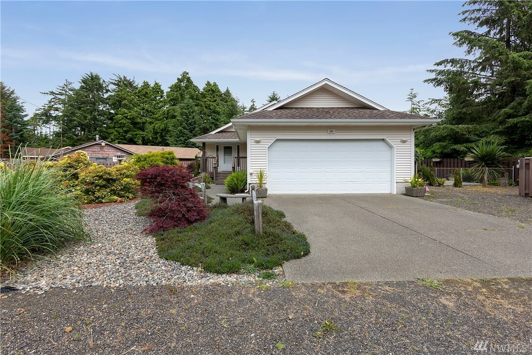 Property Photo:  606 Woodland Lp NE  WA 98569 