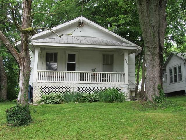 Property Photo: 2626 Krum St. 62002