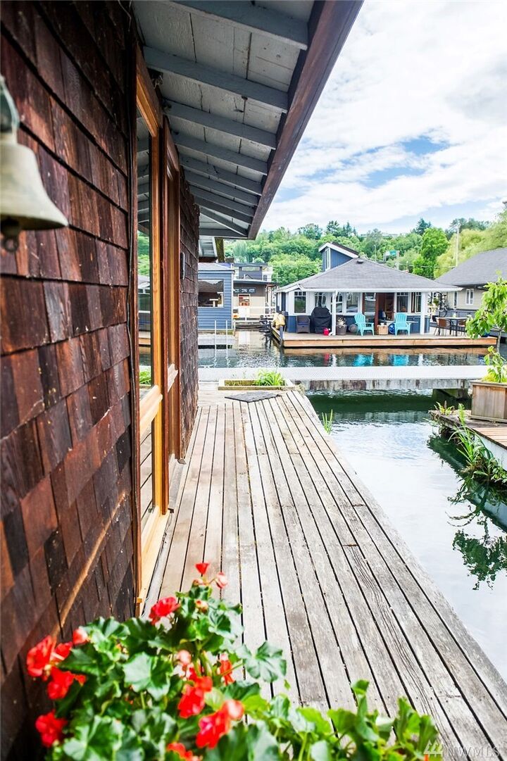 Property Photo:  1213 E Shelby Street 11  WA 98102 