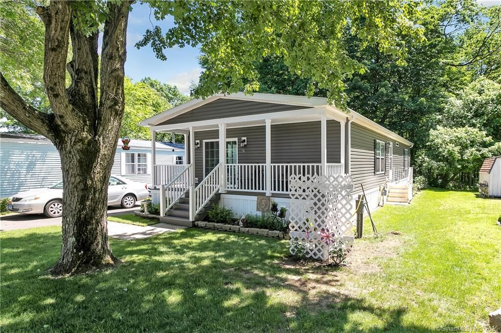 Property Photo: 56 Woodland Park CT 06484