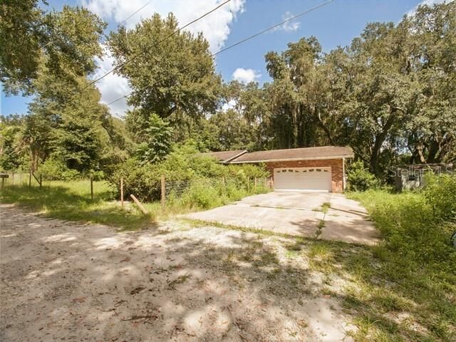 Property Photo: 42116 E Lakeview Drive FL 32702