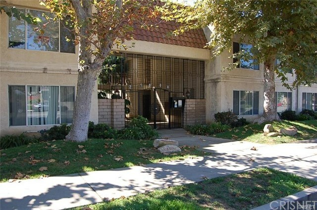 Property Photo: 21000 Parthenia Street 14 CA 91304