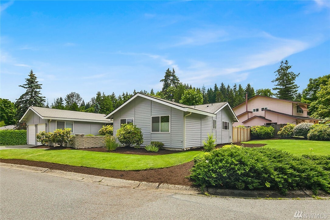 Property Photo:  18207 NE 25th St  WA 98052 