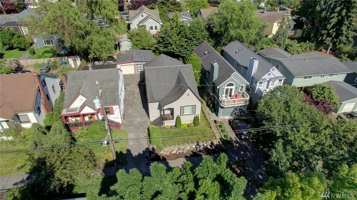 Property Photo:  6020 6th Ave NW  WA 98107 