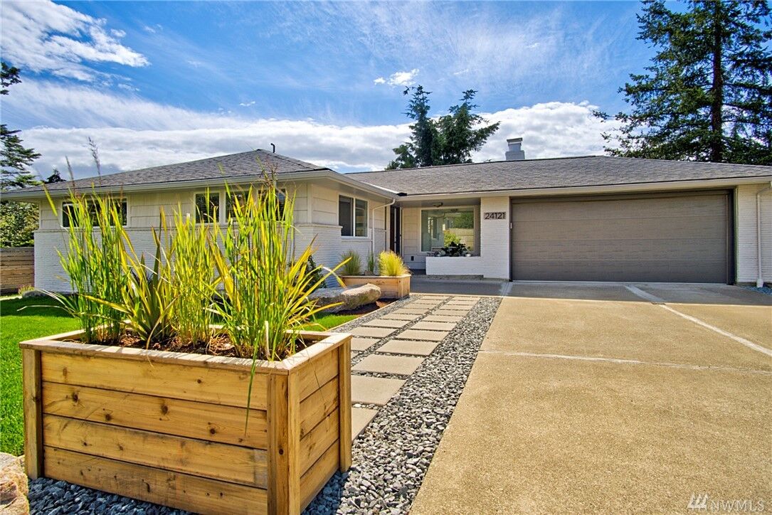 Property Photo:  24121  9th Court S  WA 98198 