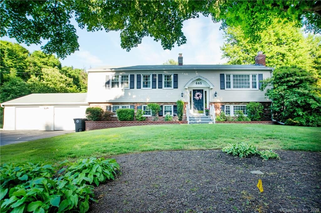 Property Photo: 665 Orange Avenue CT 06461