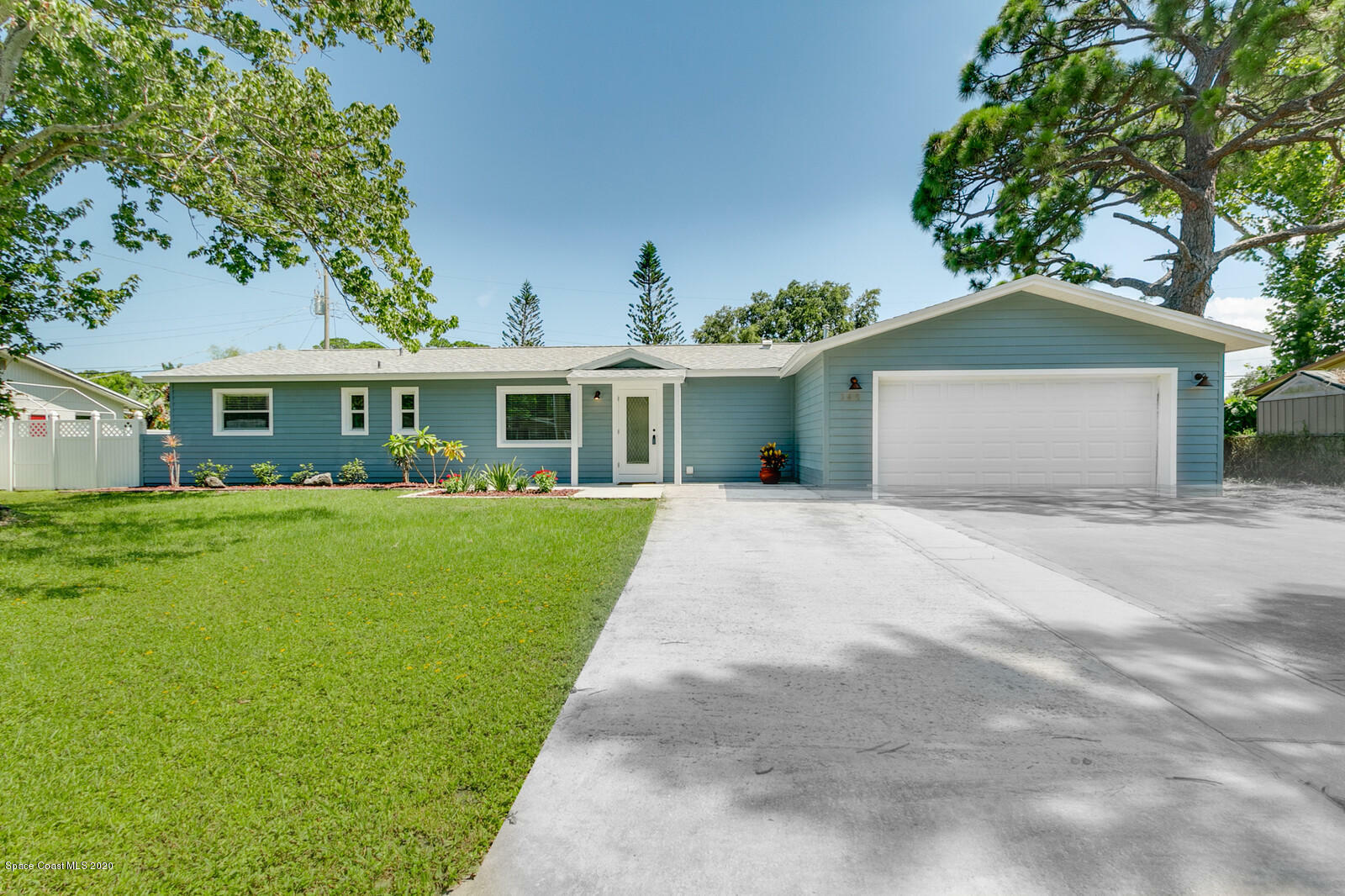 Property Photo:  345 Brentwood Court  FL 32952 