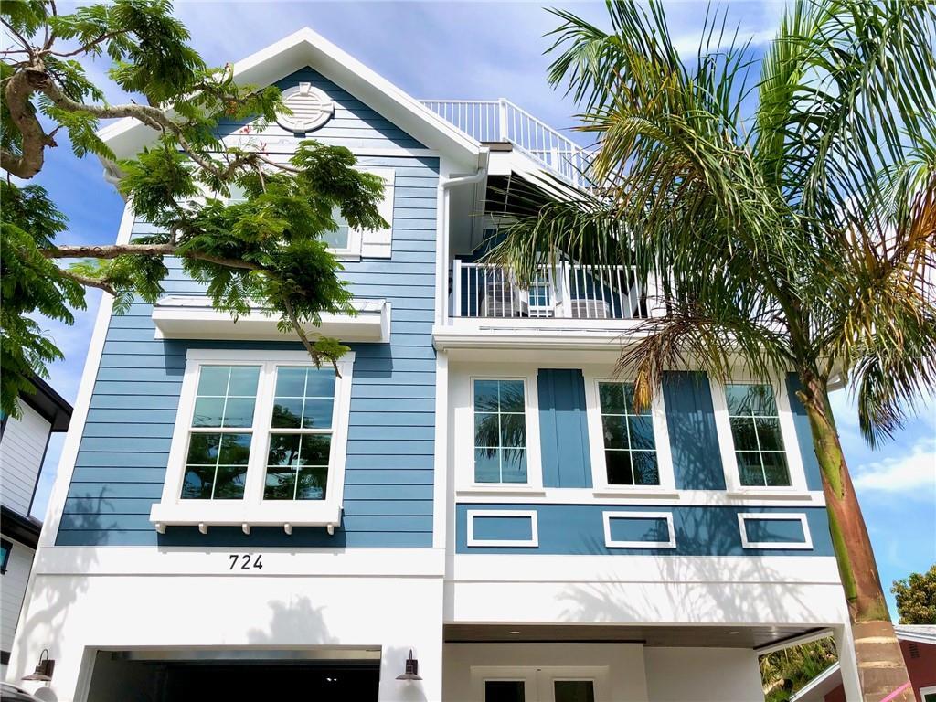 Property Photo: 724 Holly Road FL 34216