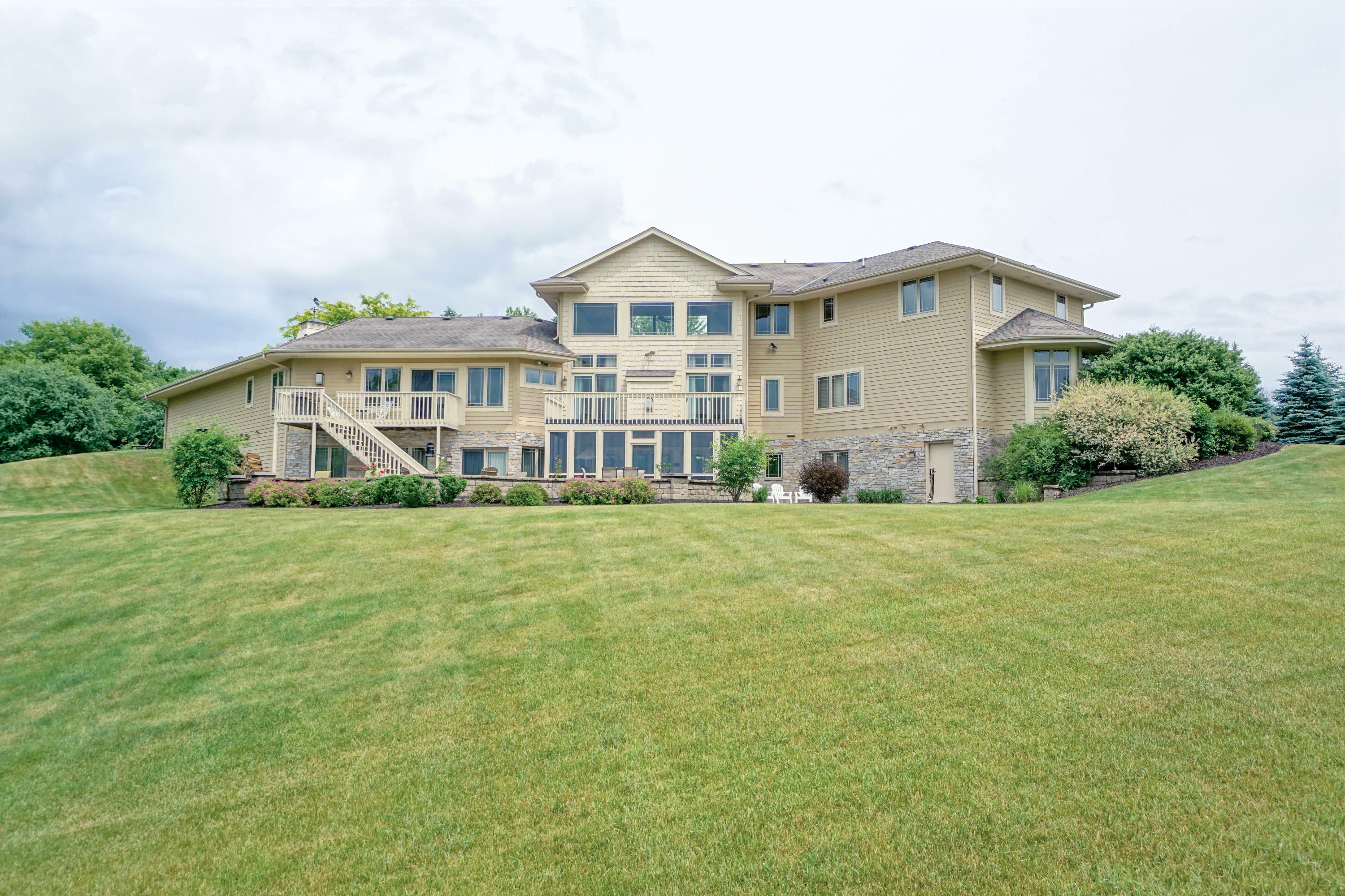 Property Photo: W313s3344 Canyon View Dr WI 53189