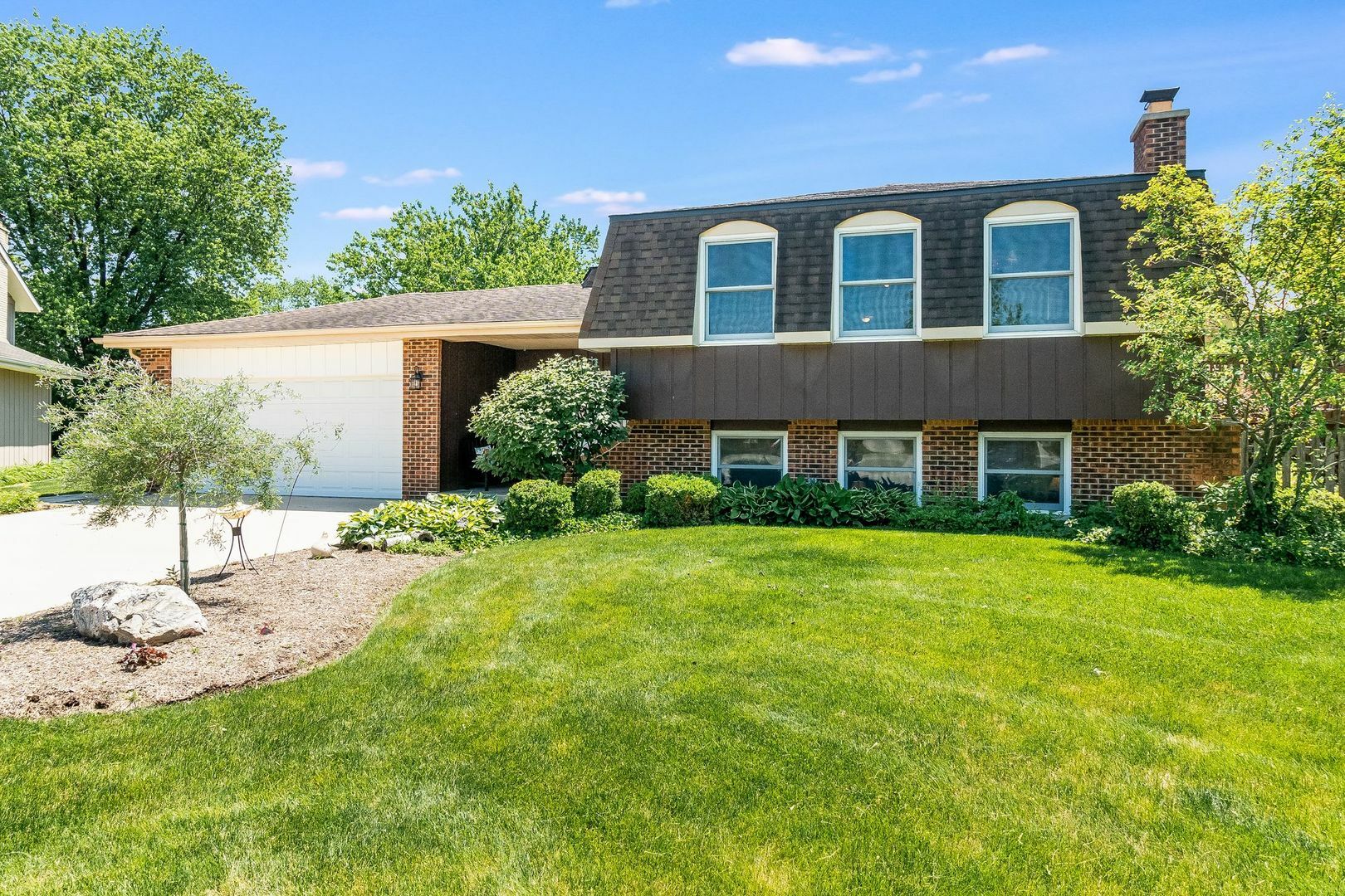 Property Photo: 1621 Prospect Court IL 60187