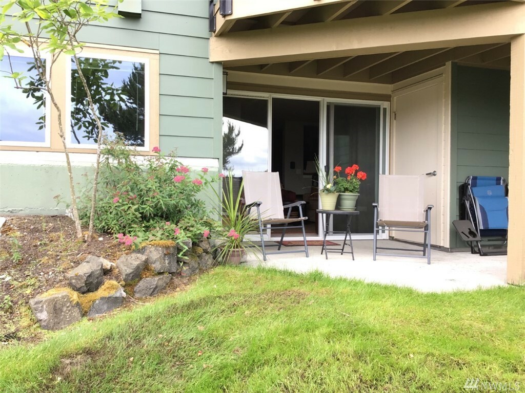 Property Photo:  3008 N Narrows Dr F-103  WA 98407 