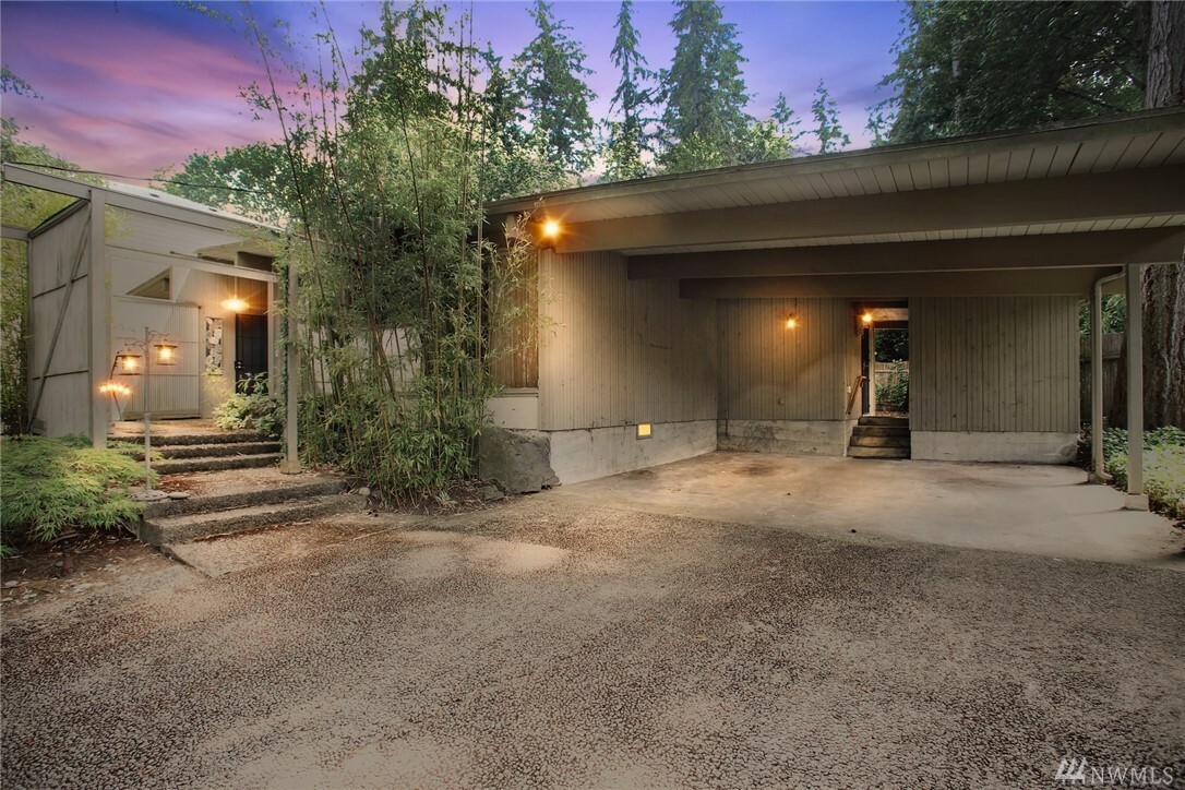 Property Photo:  12447 NE 6th Place  WA 98005 